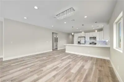 711 West Leffner Drive Dining Area