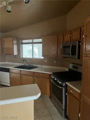 6740 Diamond Care Drive Kitchen