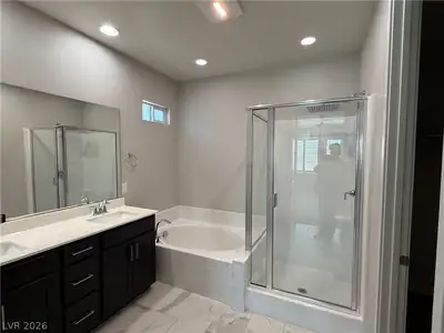 6727 Traveling Palmer Street, North Las Vegas, NV 89086 Primary Bathroom