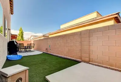 6642 Bristle Falls Street, Las Vegas, NV 89149 Yard