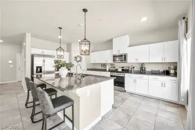 10932 Meridian Fields Avenue, Las Vegas, NV 89166 Kitchen