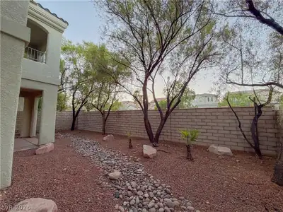 11832 Luna Del Mar Lane Yard