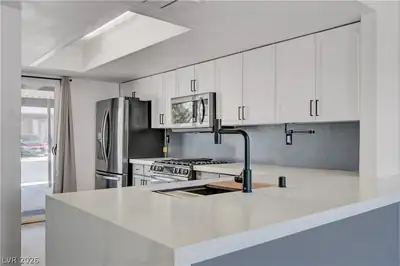 6542 Ironbark Lane, Las Vegas, NV 89107 Kitchen