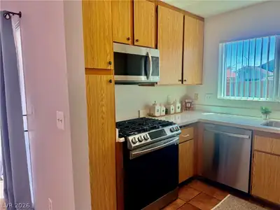 7281 Girard Drive, Las Vegas, NV 89147 Kitchen