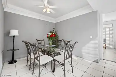 9901 North West Trailwood Drive 1140 Dining Area