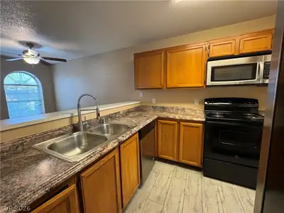 1800 Edmond Street 162 Kitchen