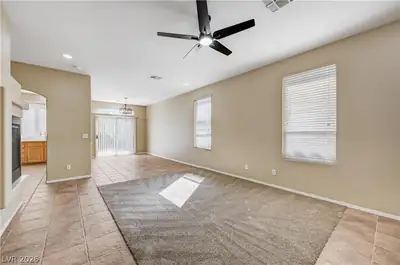 323 Jolly January Avenue, Las Vegas, NV 89183 