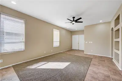 323 Jolly January Avenue, Las Vegas, NV 89183 
