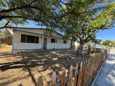 3001 Roseville Way, Las Vegas, NV 89102 Front of Structure