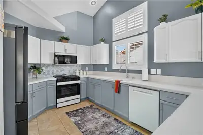 846 Holly Lake Way Kitchen