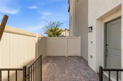 7030 Spicy Merlot Street, North Las Vegas, NV 89086 Courtyard