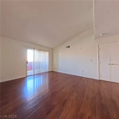 8101 West Flamingo Road 2013 Living Room
