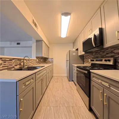 8101 West Flamingo Road 2013 Kitchen