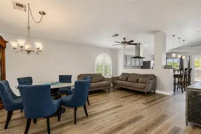 2278 Ramsgate Drive 0 Living Room