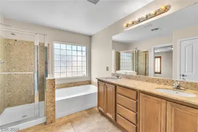 659 Quayside Court, Las Vegas, NV 89178 Primary Bathroom