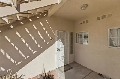 7400 West Flamingo Road 1090 Entrance Foyer