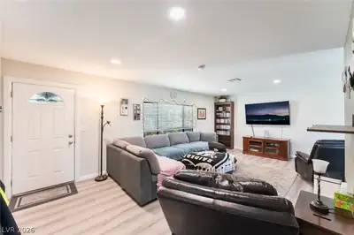 1855 Twin Oaks Avenue, Las Vegas, NV 89156 Living Room