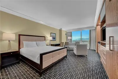 2000 North Fashion Show Drive 2815 Bedroom