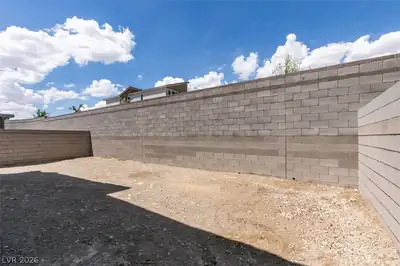 9949 Locking Biner Avenue, Las Vegas, NV 89166 Yard