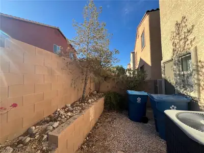 4289 Sugar Drive Yard
