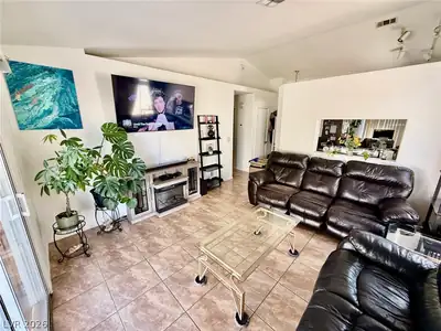 1708 Crystal Chimes Drive Living Room