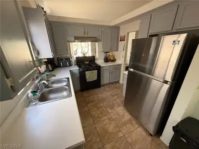 1708 Crystal Chimes Drive Kitchen