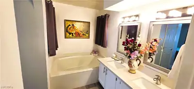6117 West Oakey Boulevard A Primary Bathroom