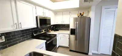6117 West Oakey Boulevard A Kitchen