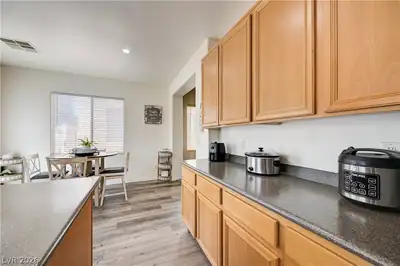 6105 Glenborough Street, Las Vegas, NV 89115 Kitchen