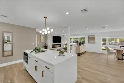 502 Park Way, Las Vegas, NV 89106 Kitchen
