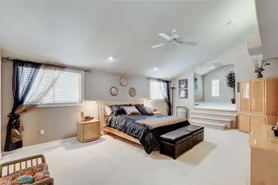 2136 Lookout Point Circle, Las Vegas, NV 89117 Primary Bedroom