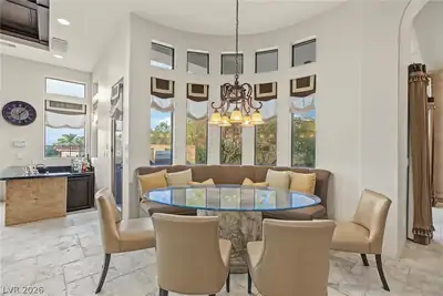 1798 Mezza Court Dining Area