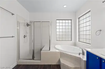 7030 Longley Street, Las Vegas, NV 89131 Primary Bathroom