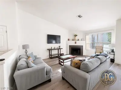 6250 West Flamingo Road 162 Living Room