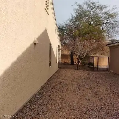 1652 Black Fox Canyon Road Yard