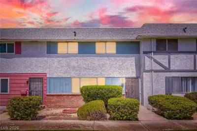 532 Greenbriar Townhouse Way Las Vegas, NV 89121