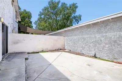 532 Greenbriar Townhouse Way, Las Vegas, NV 89121 Patio