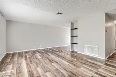 532 Greenbriar Townhouse Way, Las Vegas, NV 89121 Living Room