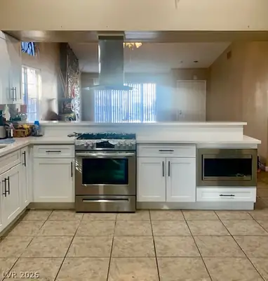 3249 Coral Harbor Drive, Las Vegas, NV 89117 Kitchen