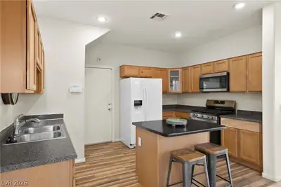 10645 Lessona Street, Las Vegas, NV 89141 Kitchen