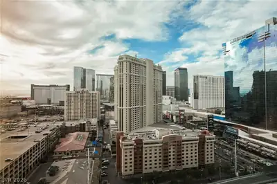135 East Harmon Avenue 2009 & 2011 Las Vegas, NV 89109
