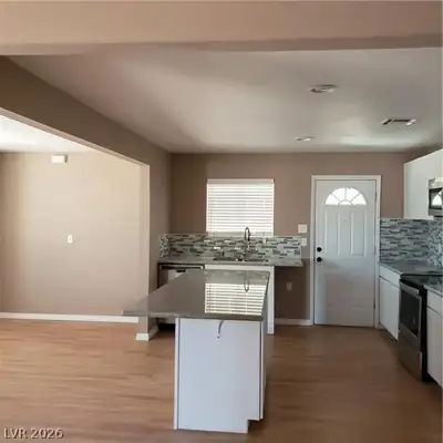 3439 Cox Street, North Las Vegas, NV 89032 Kitchen