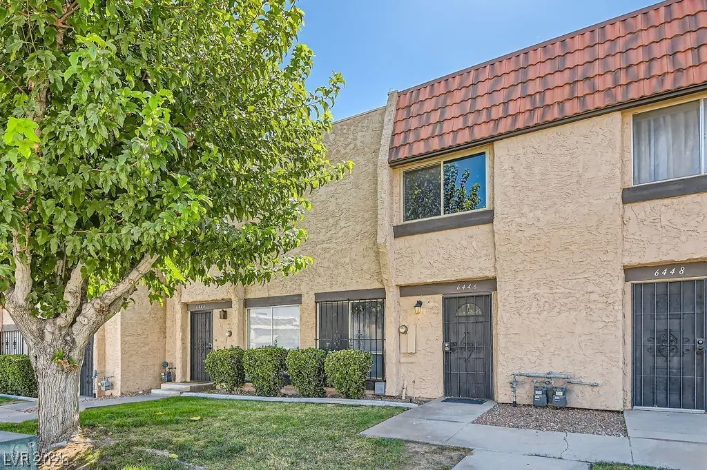 6446 Ironbark Lane