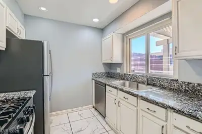 6446 Ironbark Lane Kitchen