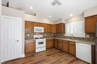 5325 Blue Oat Avenue, Las Vegas, NV 89141 Kitchen