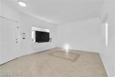 1881 West Alexander Road 1078 Living Room