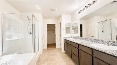 4727 High Anchor Street, Las Vegas, NV 89121 Primary Bathroom