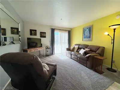 3550 Bay Sands Drive 3053 Living Room