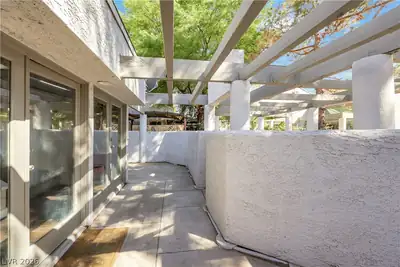 5635 Vineyard Lane 5635 Patio