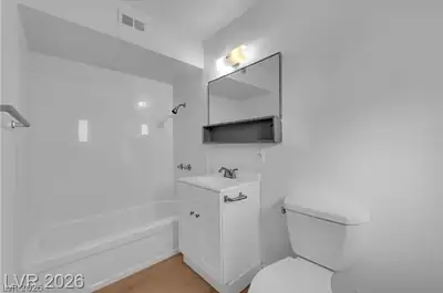 2908 Poplar Avenue 3 Bathroom